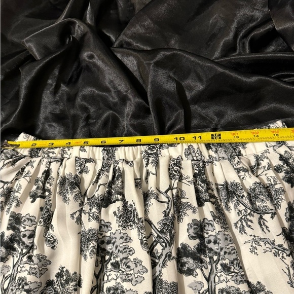 Banana Republic Pleated Flowy Skirt - Bonsai Artsy Print - Picture 5 of 7